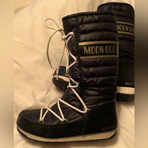Moot Boot Tall Rare Color Way! Quilted Black Gold Trim White Laces EU 39 US 8